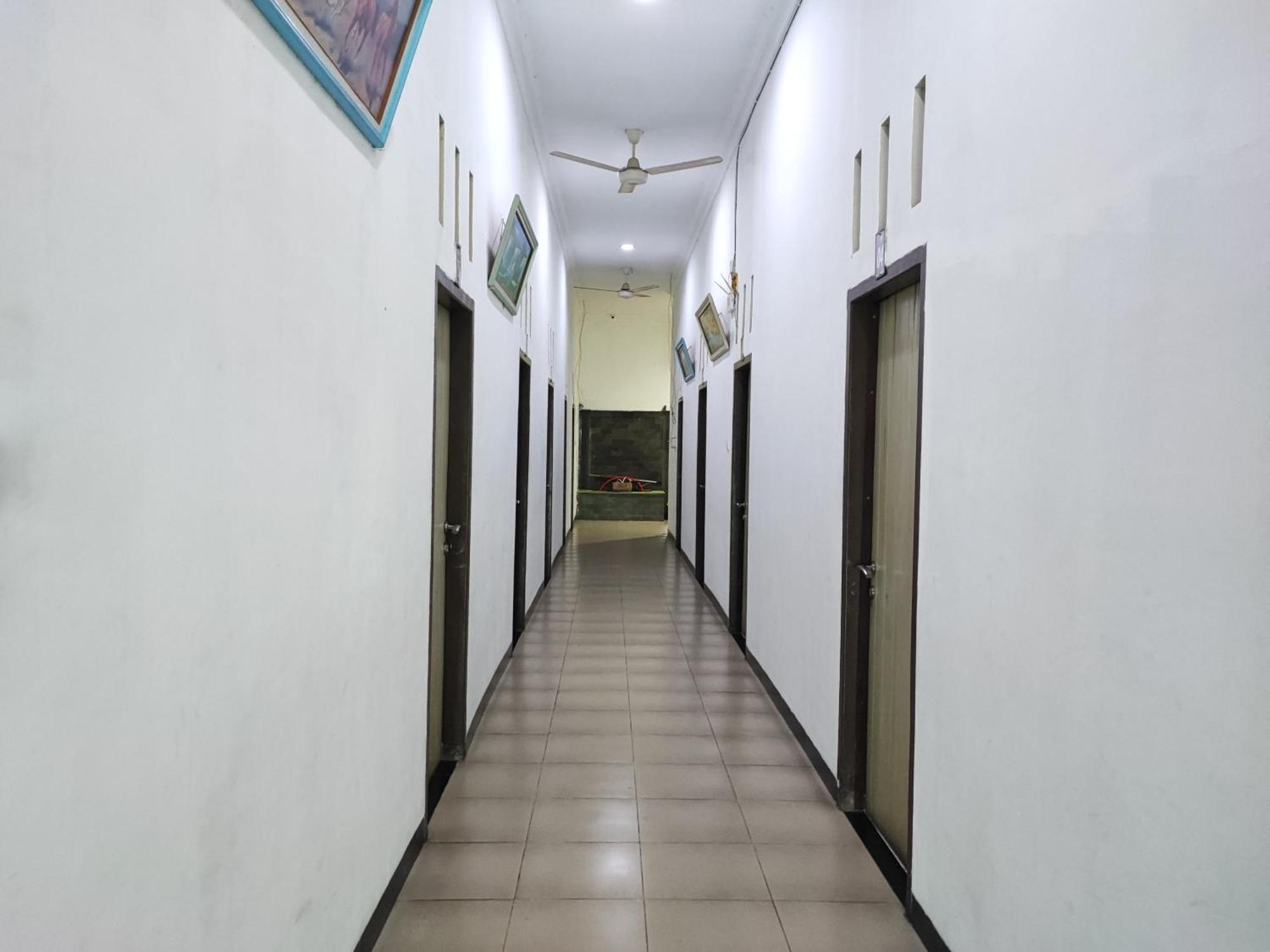 Reddoorz Syariah Near Universitas Batanghari Jambi Kültér fotó