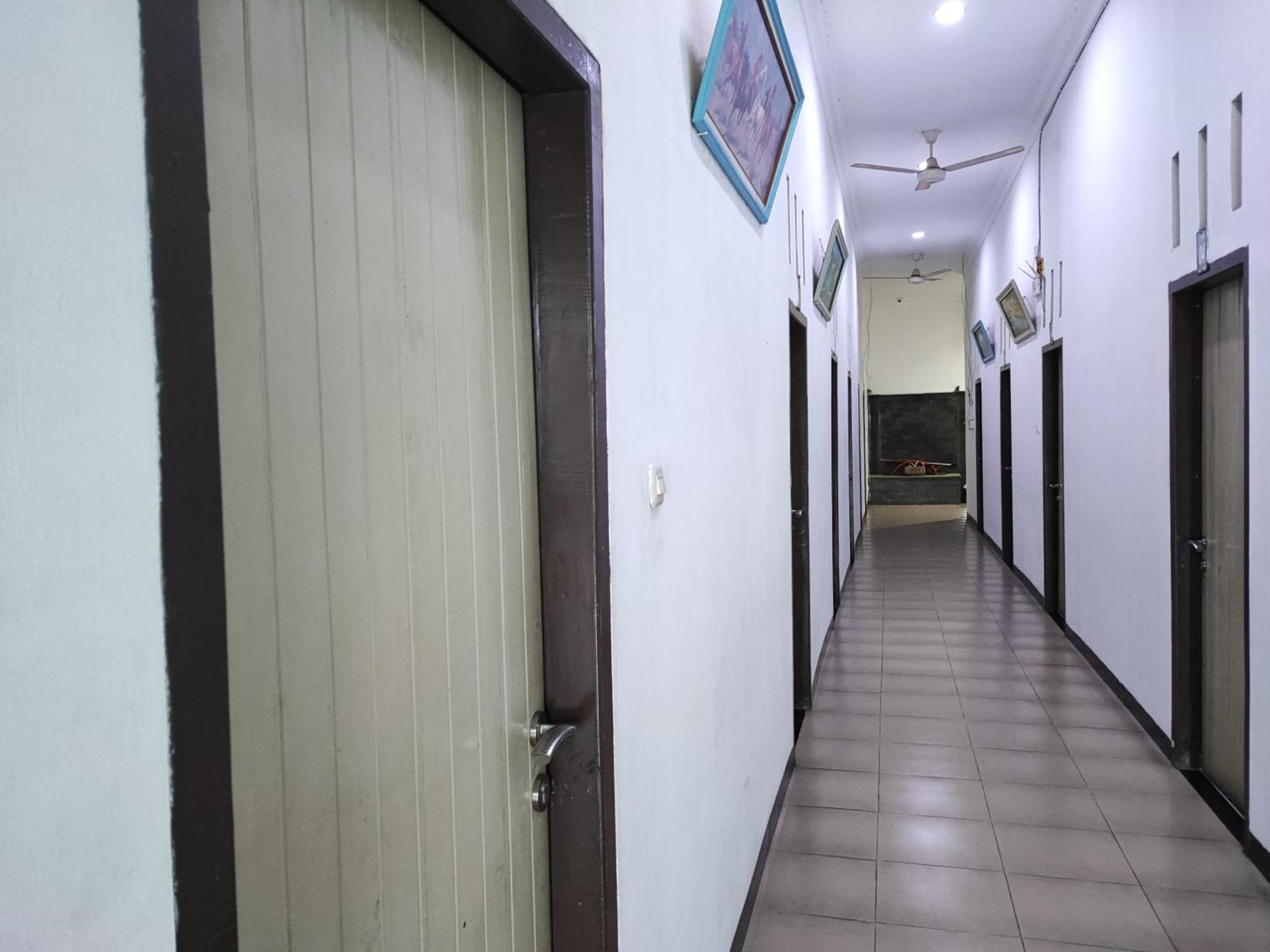 Reddoorz Syariah Near Universitas Batanghari Jambi Kültér fotó