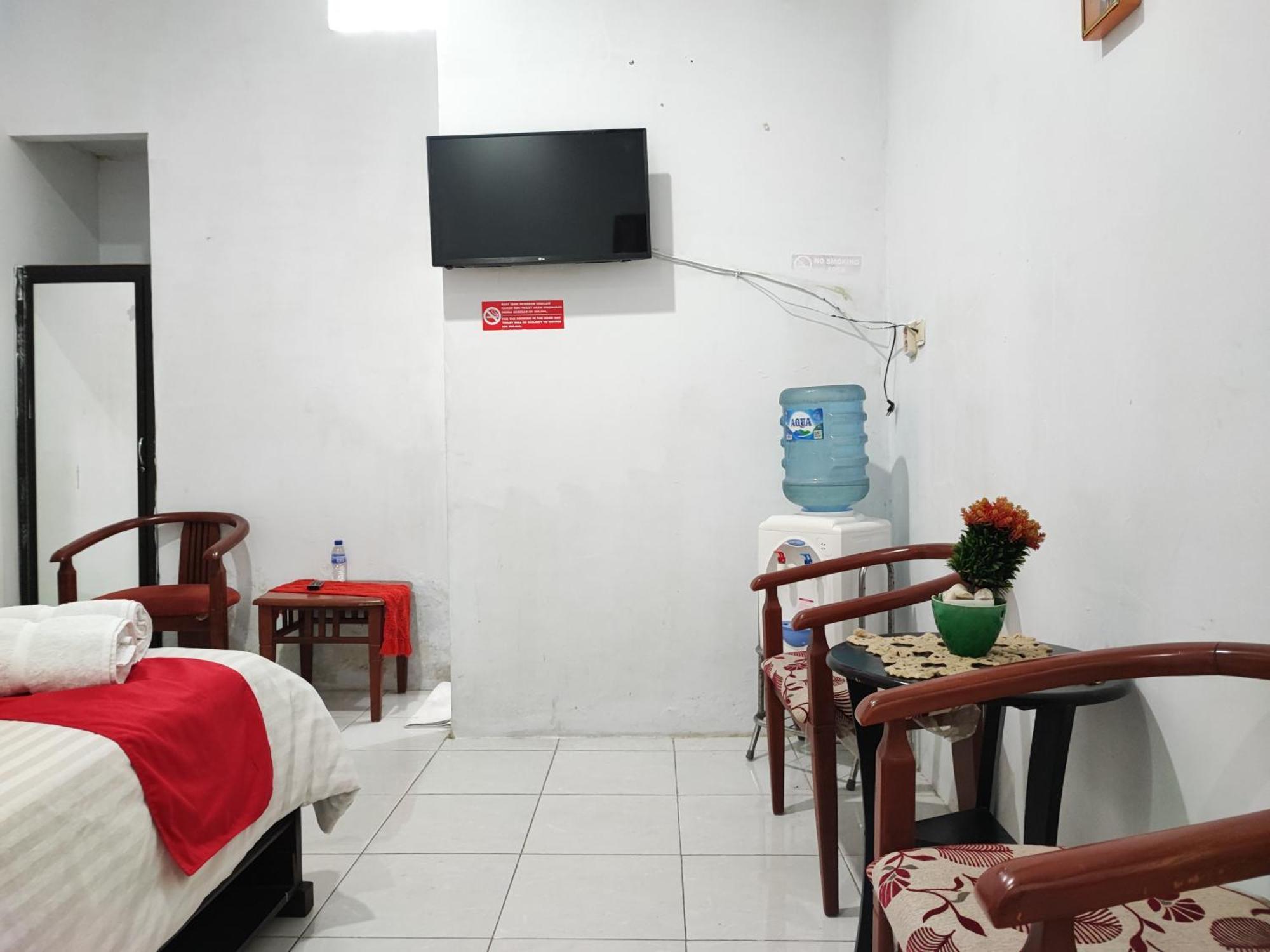 Reddoorz Syariah Near Universitas Batanghari Jambi Kültér fotó