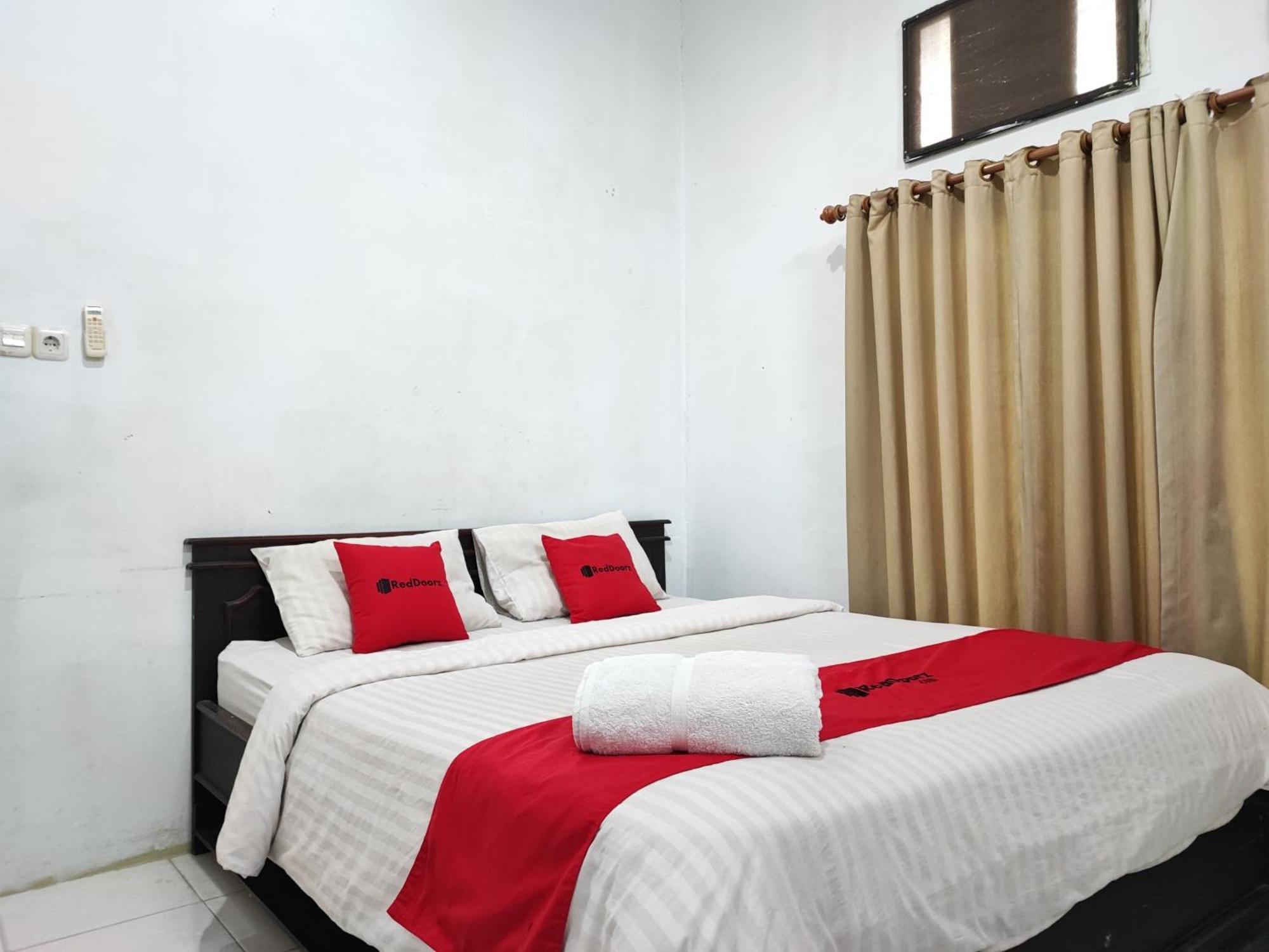 Reddoorz Syariah Near Universitas Batanghari Jambi Kültér fotó
