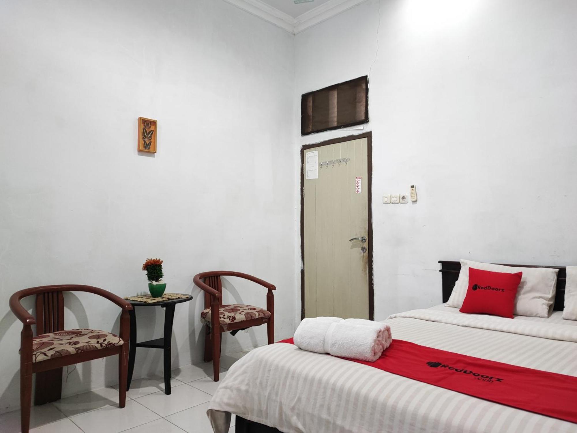 Reddoorz Syariah Near Universitas Batanghari Jambi Kültér fotó