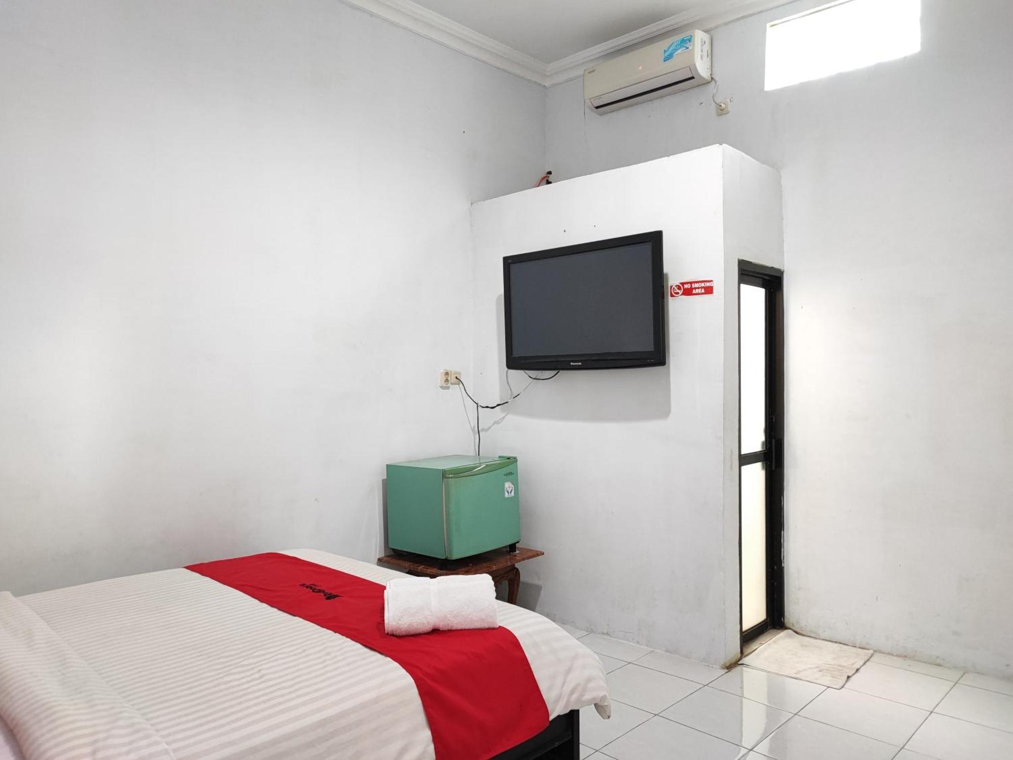 Reddoorz Syariah Near Universitas Batanghari Jambi Kültér fotó