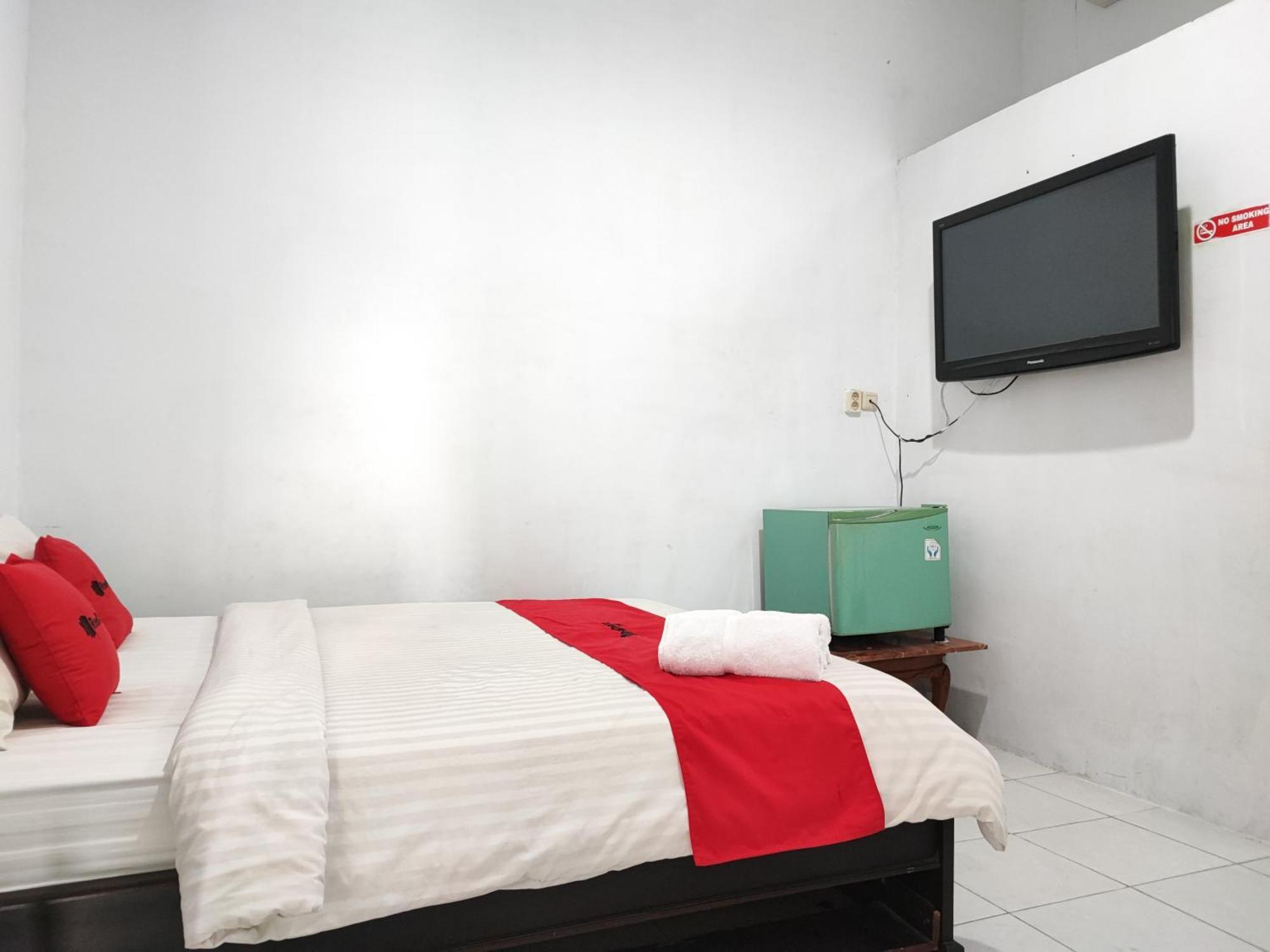 Reddoorz Syariah Near Universitas Batanghari Jambi Kültér fotó