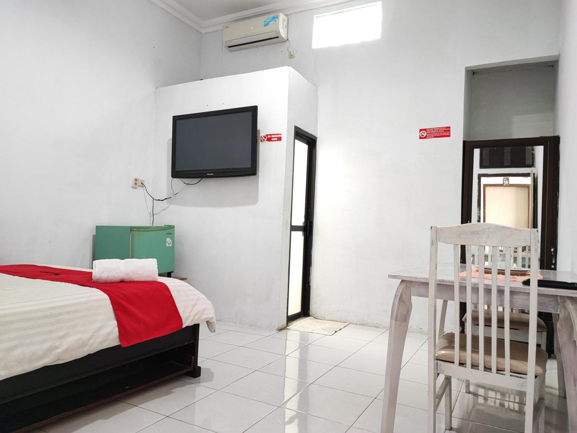 Reddoorz Syariah Near Universitas Batanghari Jambi Kültér fotó