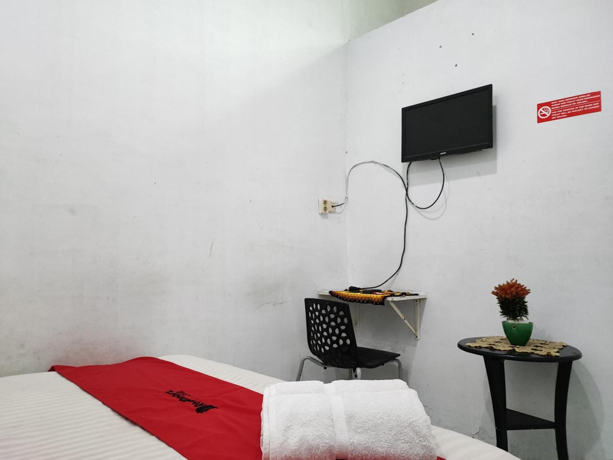 Reddoorz Syariah Near Universitas Batanghari Jambi Kültér fotó