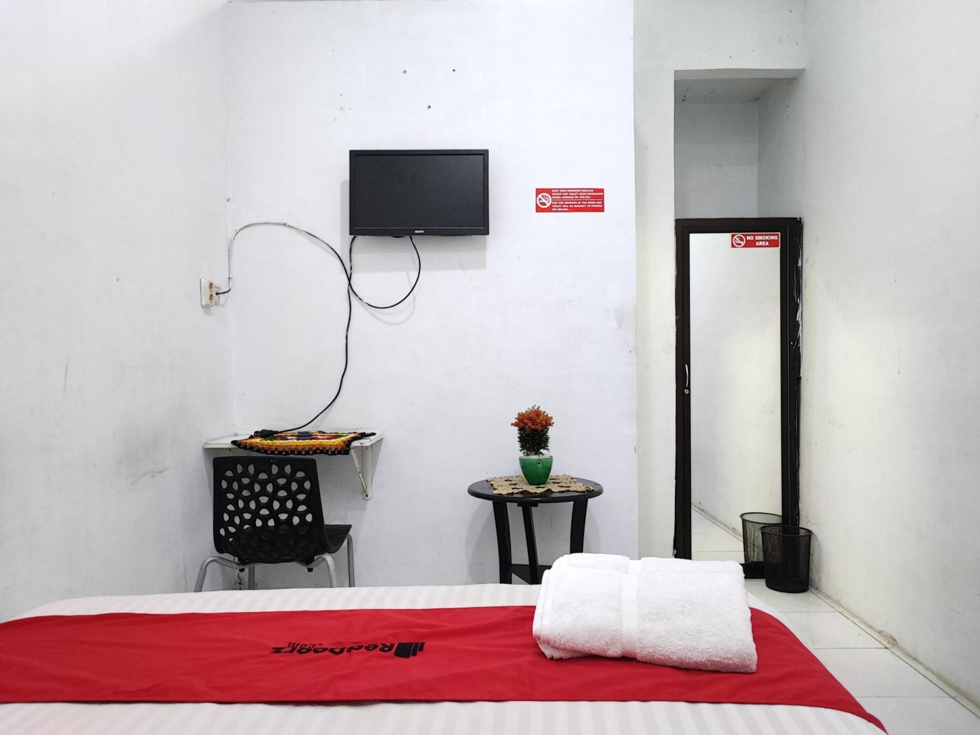 Reddoorz Syariah Near Universitas Batanghari Jambi Kültér fotó